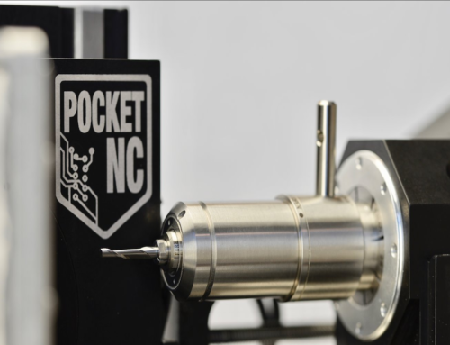 Mostantól már rendelhető az új Pocket NC V2-50 kisméretű 5-tengelyes precíziós maró